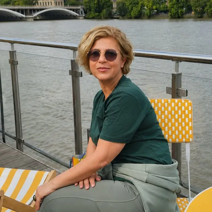 Sehrzad Davudi, Sales Representative – Turkey